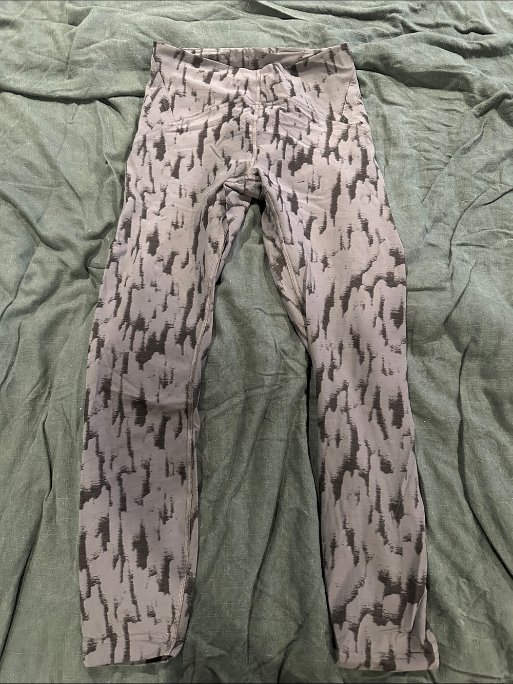 lululemon athletica InStill High Rise cropped leggings